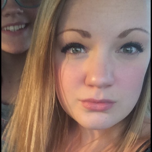 Meet your Posher, Rebekah