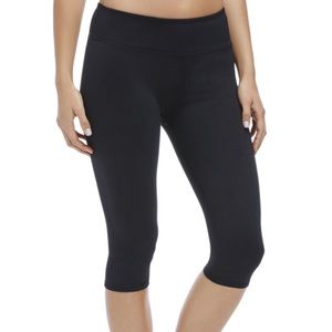 🆕 Fabletics crop pants
