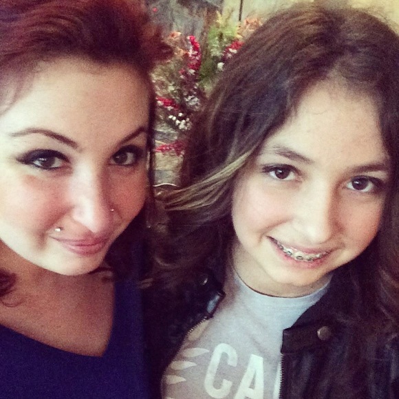 Meet your Posher, Jen - Picture 2 of 4