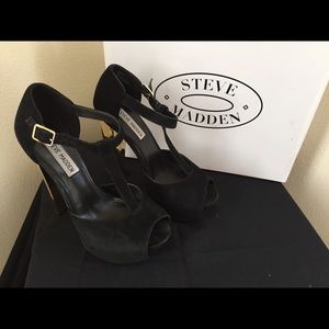 Name: Dyvine Black Suede