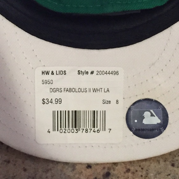 Fitted LA hat! - Picture 2 of 2