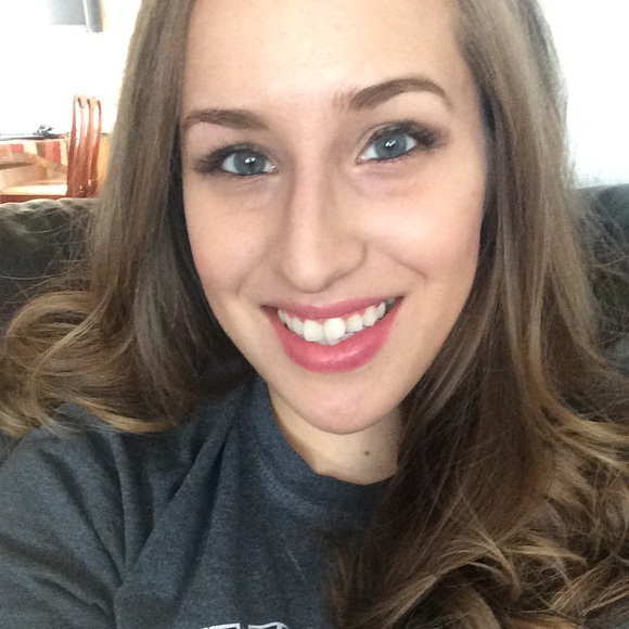 Meet your Posher, Jenn