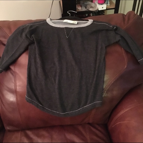 3/4 length grey sweatshirt