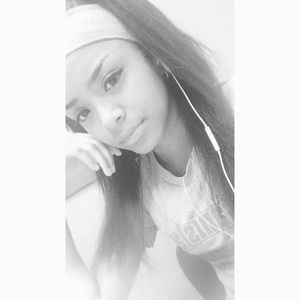 Meet your Posher, Yesenia