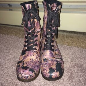 Flower/tie die splatter boots!