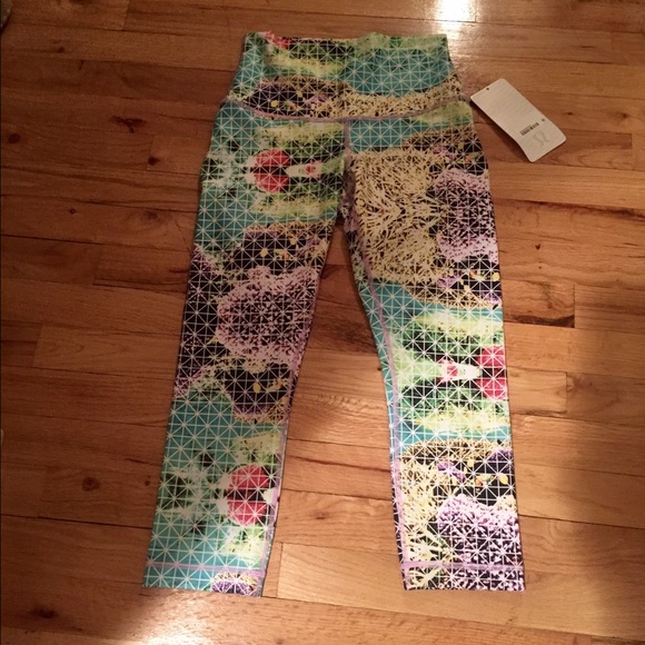 NWT Lululemon Paradise Grid Roll WUC - Picture 3 of 4