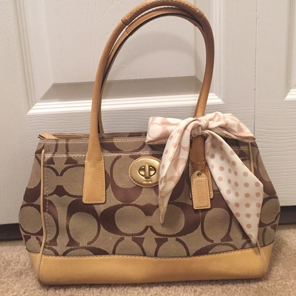 Coach shoulder bag - Picture 1 of 2