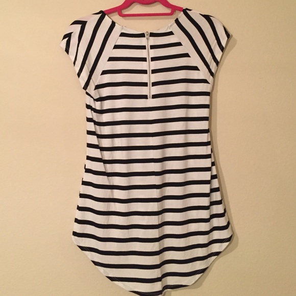 Dorothy Perkins Tops - Dorothy Perkins Black/White Striped HiLow Tee Sz 2 Dorothy Perkins Tops - Dorothy Perkins Black/White Striped HiLow Tee Sz 2