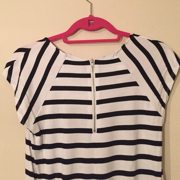 Dorothy Perkins Tops - Dorothy Perkins Black/White Striped HiLow Tee Sz 2 Dorothy Perkins Tops - Dorothy Perkins Black/White Striped HiLow Tee Sz 2