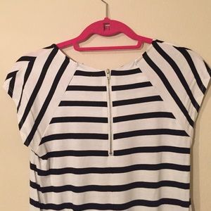 Dorothy Perkins Tops - Dorothy Perkins Black/White Striped HiLow Tee Sz 2 Dorothy Perkins Tops - Dorothy Perkins Black/White Striped HiLow Tee Sz 2