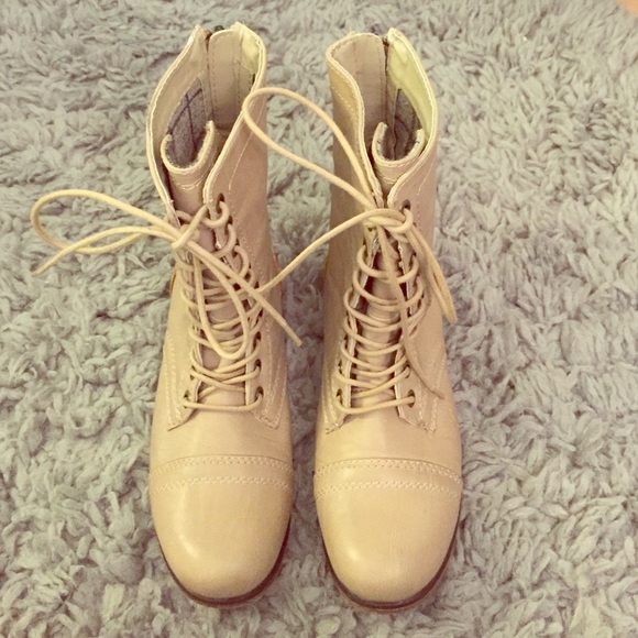 Never been worn! Bought the wrong size