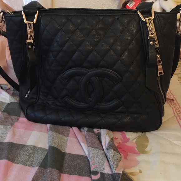 CHANEL Handbags - Chanel Cross Body bag.