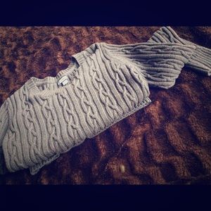 Super cute gray sweater:)