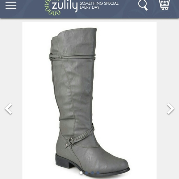 Journee Collection boot size 8