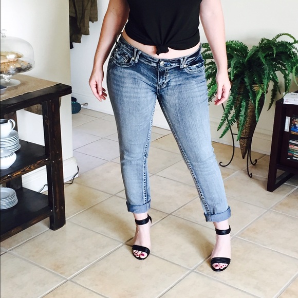 Like new Ariya embellished light-washed jeans