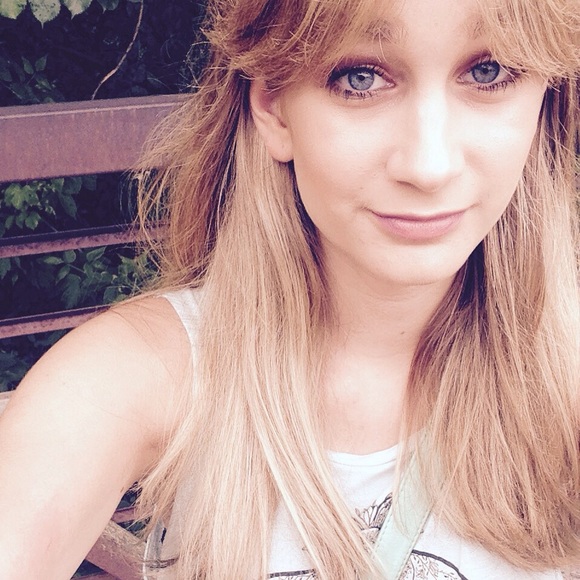 Meet your Posher, Taryn - Picture 1 of 1