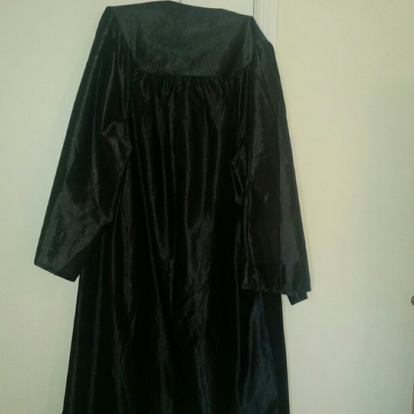 5'6 5'8 cap and gown
