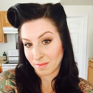 Meet your Posher, Lindsay