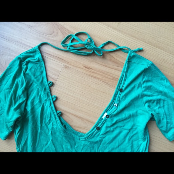 Deep v-neck tee - Picture 2 of 3