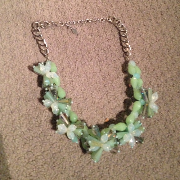 Chunky necklace! Pretty! - Picture 3 of 3