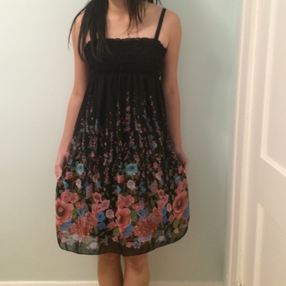 This dress can be worn in multiple ways