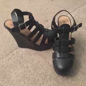 Breckelles wedges size 7