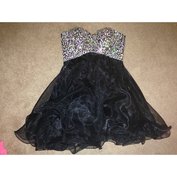 Black Homecoming Dress ✨ - Picture 2 of 4