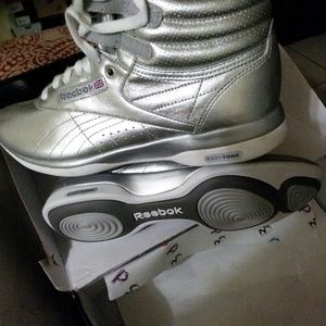 Easytone hitop. REEBOK HI TOP