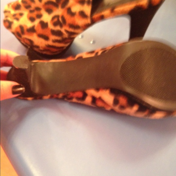 Shoes - Picture 3 of 3