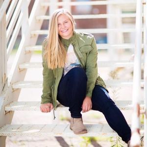 Meet your Posher, Emily