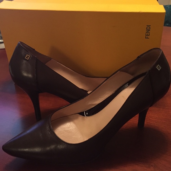 ⚡🎊️Price reduction ⚡️🎊Fendi pump
