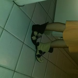 Women's renaissance boots