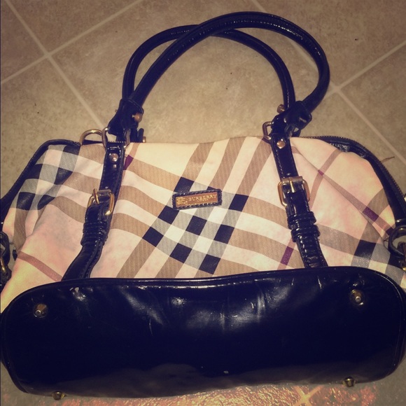Burberry purse