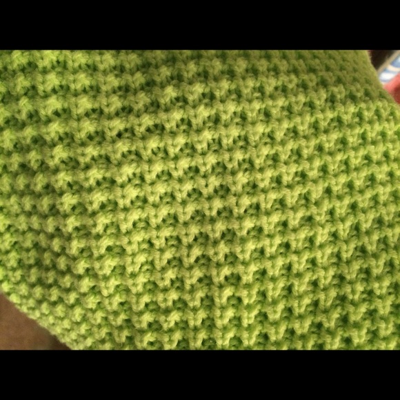 📌SOLD📌 ❗️FINAL PRICE❗️ Bold Lime Green Sweater - Picture 3 of 4