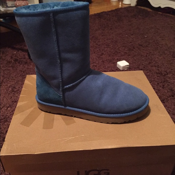 Short classic ugg boot