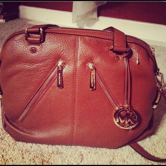 Micheal kors soft leather bag. Chestnut color - Picture 1 of 4