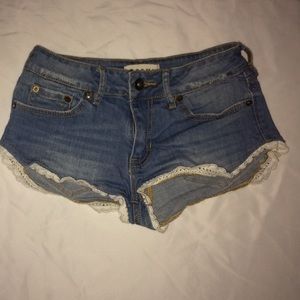 Roxy jean shorts in size 1 not 2