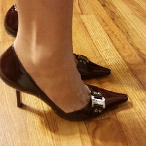 ADDITIONAL PHOTOS OF BROWN BCBG SHOES