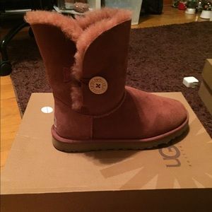 Bailey button ugg boots