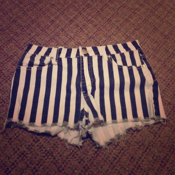 High Waisted striped shorts