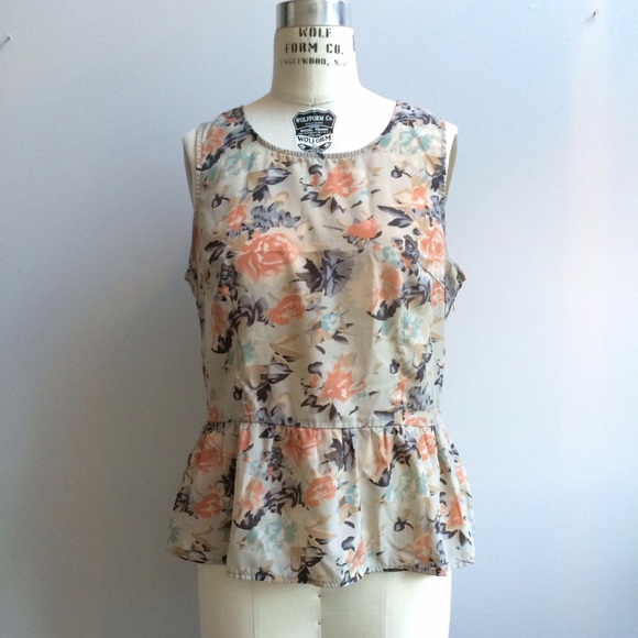 🚫SOLD🚫Floral Peplum Top