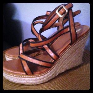 Mossimo brown with navy trim wedges