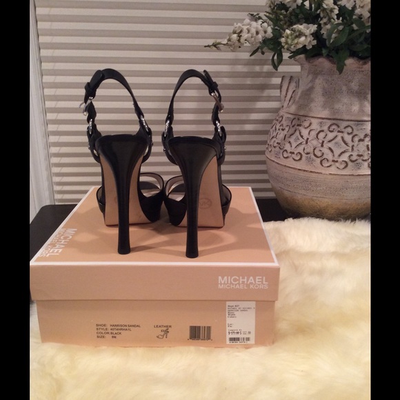 Michael by MK black high heel leather sandal NIB - Picture 2 of 3