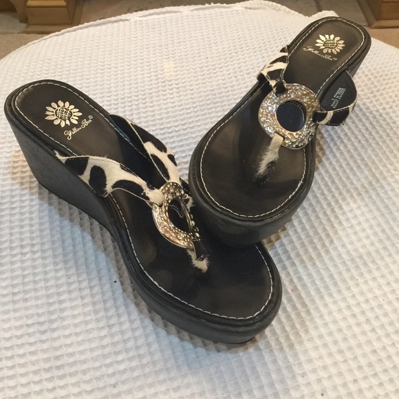 REDUCED! Yellow box, size 8 like new