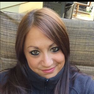 Meet your Posher, Elaine