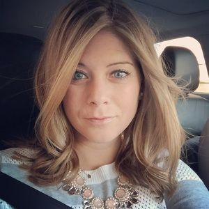 Meet your Posher, Abigail