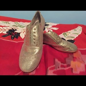 🐼NEW JESSICA SIMPSON- gold Oxfords