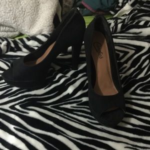 Candies heals black worn twice