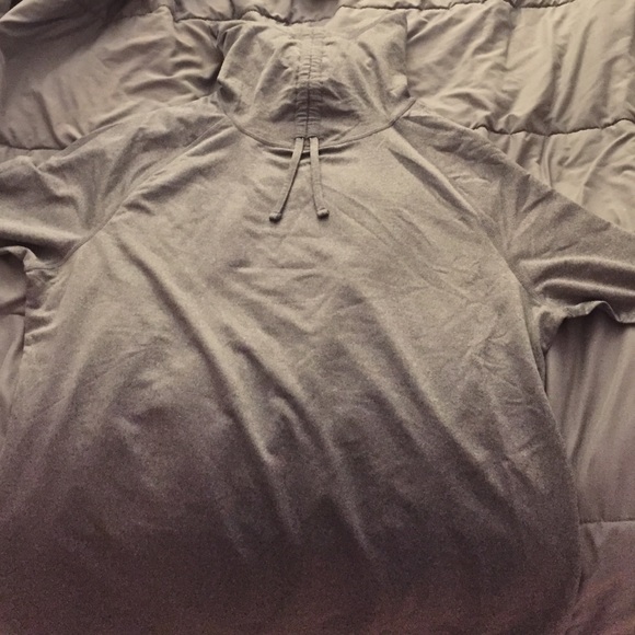 Workout pullover