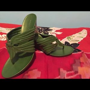 🐼KENNETH COLE REACTION- wedge sandals